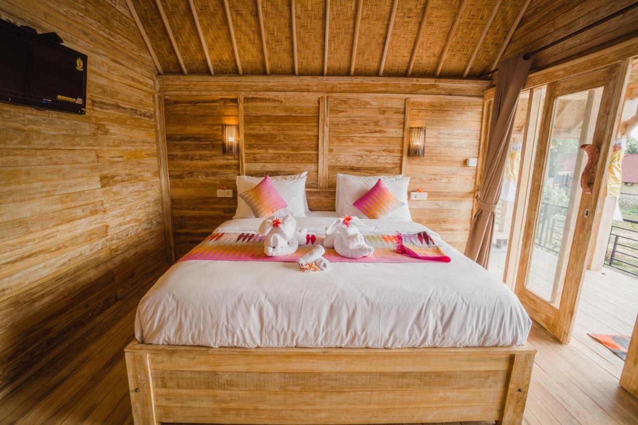 Pi Karya Beach Batununggul Exteriör bild