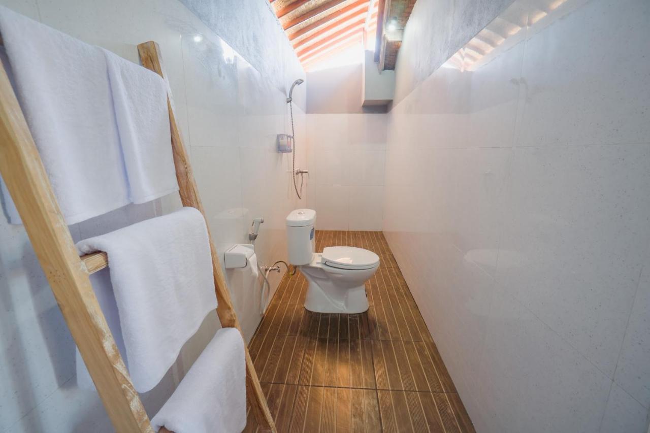Pi Karya Beach Batununggul Exteriör bild